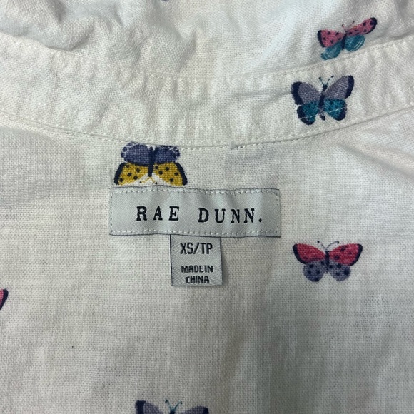 Rae Dunn XS butterfly button down top - Picture 4 of 5